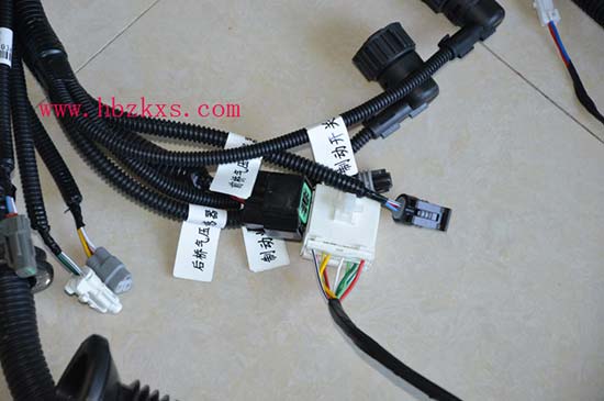 欧曼汽车线束插头