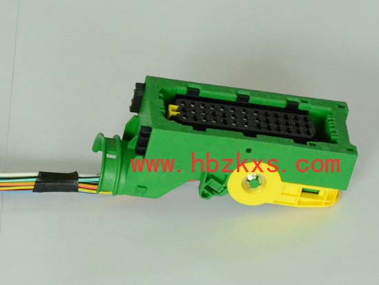 J6车身线束插头（棕，黄，绿）