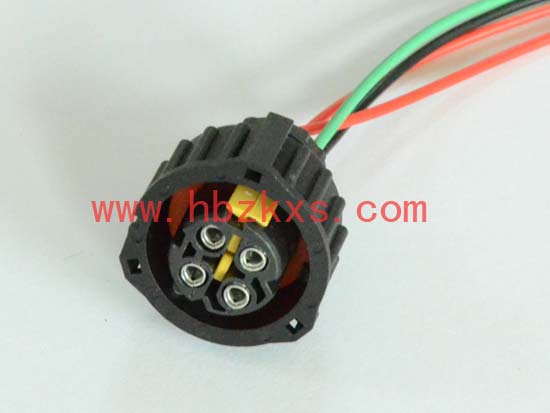重卡线束尾灯4孔插头