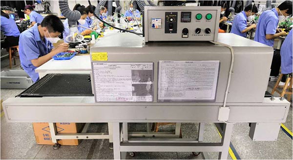 汽车线束加工厂焊接现场      