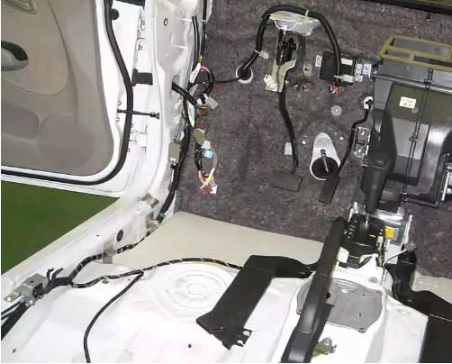 汽车线束布炕干扰线11