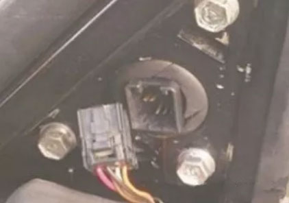 汽车线束插接器